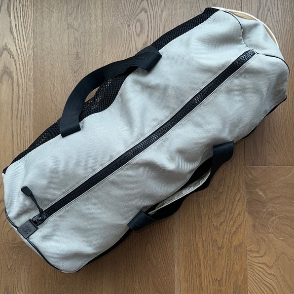 Chanel Sports CC Logo Duffle Nylon Mesh Black Grey Gray Gym Tennis Travel Bag - Picture 4 of 17